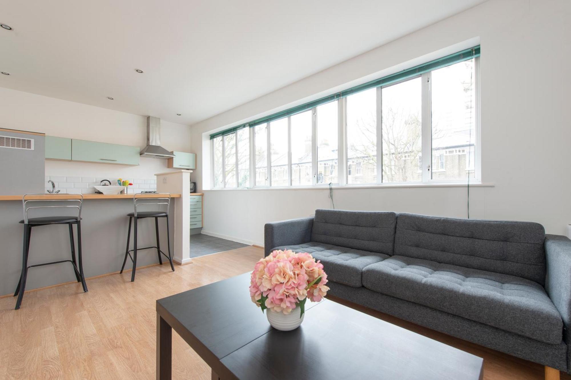 Modern Luxury Apartment By Bow Road Station لندن المظهر الخارجي الصورة