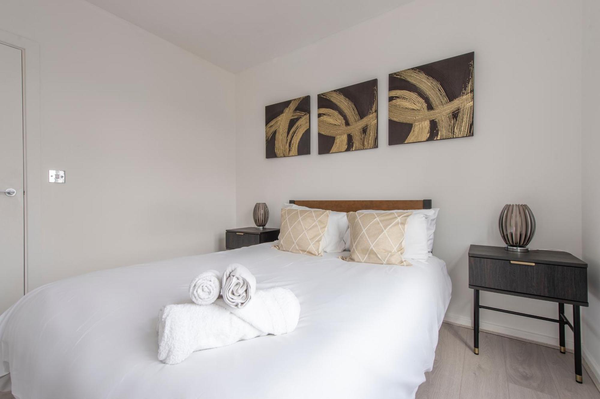 Modern Luxury Apartment By Bow Road Station لندن المظهر الخارجي الصورة