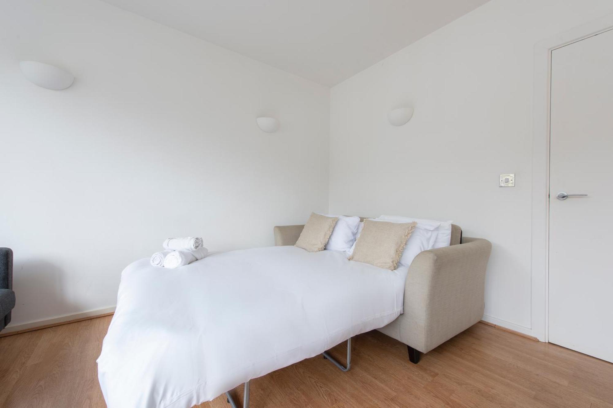 Modern Luxury Apartment By Bow Road Station لندن المظهر الخارجي الصورة